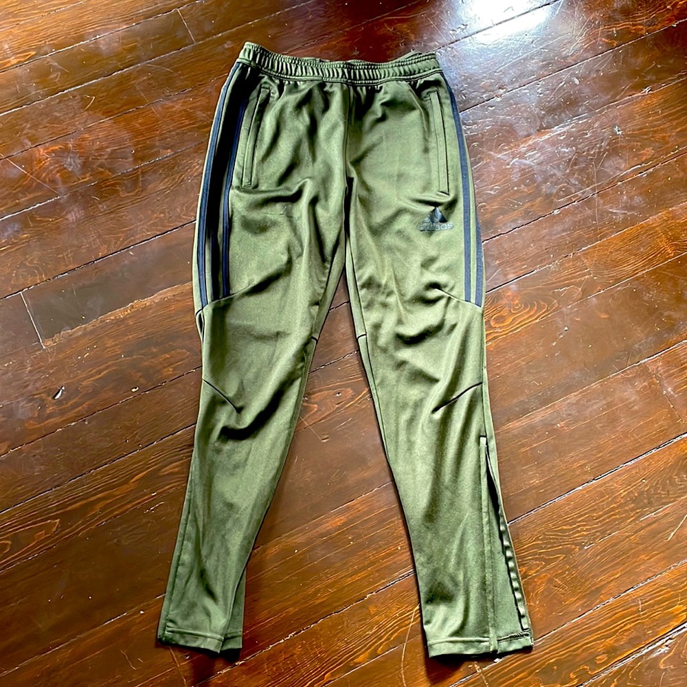 Size Small Tiro 18 Sweatpants (Hunter Green and Black).